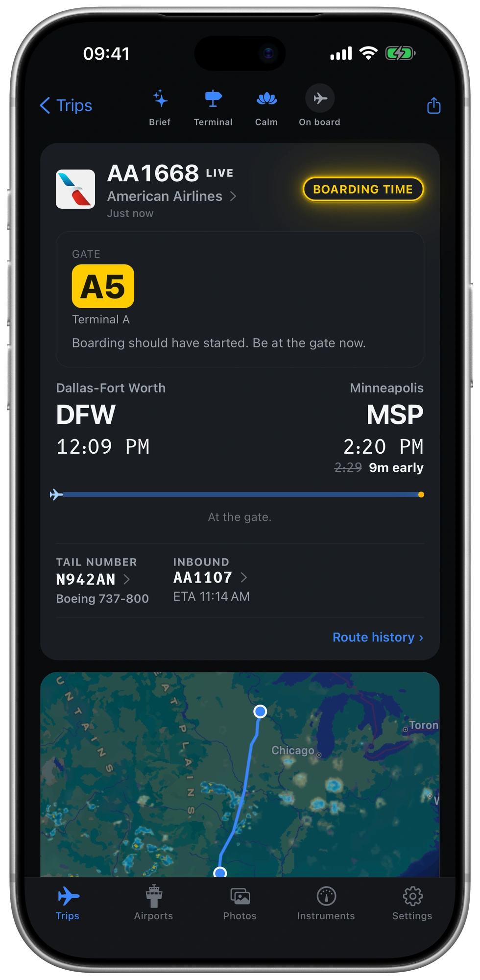 The boarding screen in the night theme.