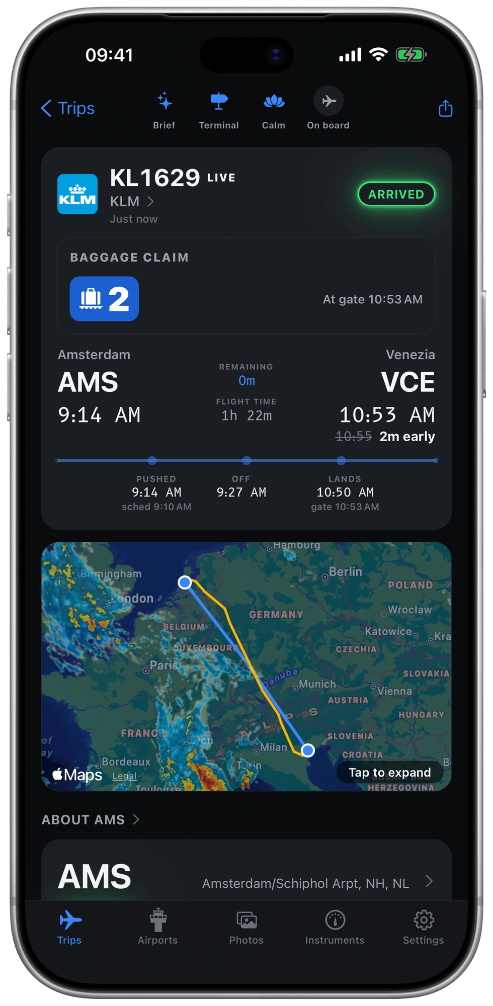 The same arrival screen in the night theme, belt 2 leading.